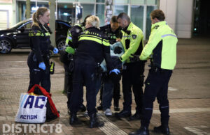 Vervelende dakloze aangehouden na duwen van hulpverleners Rijnstraat Den Haag