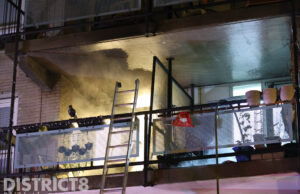 Gewonde na brand op balkon Laakweg Den Haag