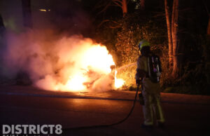 Straatverlichting uit door scooterbrand tegen stroomkast Laan van Meerdervoort Den Haag