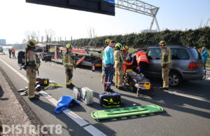 Snelweg volledig afgesloten door ernstig ongeval A4 Den Hoorn