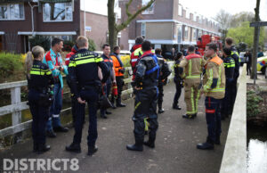 Hulpdiensten rukken massaal uit voor melding persoon te water Jan Palachkade Den Haag
