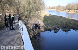 Jongen met epilepsie uit water gered door omstanders Rieten Dakpad Delft