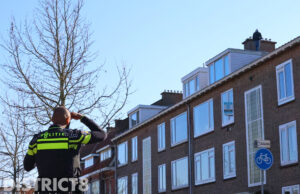 Arrestatieteam haalt verdachte van bedreiging en vernieling van dak Frans Halskade Rijswijk