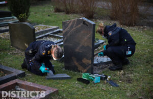 Opnieuw meerdere graven vernield op begraafplaats Westduin Wijndaelersingel Den Haag