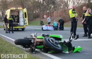 Motorrijder gewond na ongeluk met auto op de Australieweg Zoetemeer