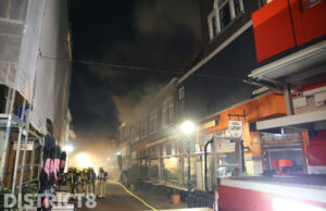 Zeer grote brand verwoest meerdere historische panden Nieuwstraat Delft