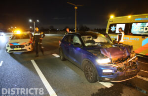 Auto botst achterop vrachtwagen N211 Wateringen