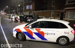 Brandlucht in auto blijkt gevolg van verrotte bodemplaat Driebergenstraat Den Haag