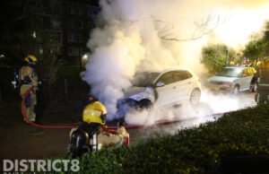 Geparkeerde auto in brand na harde knal Van Stein Callenfelsstraat Rijswijk