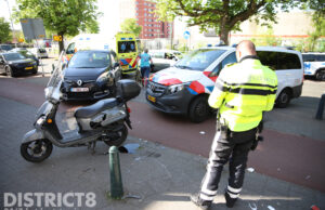 Scooterrijder flink gewond na botsing met auto Monstersestraat Den Haag