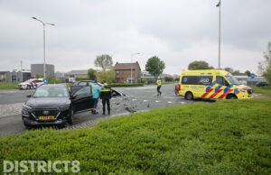 Twee gewonden na flinke aanrijding Komkommerweg Delfgauw