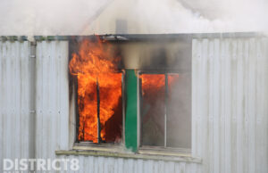 Leegstaand pand van tennisclub verwoest door brand Knibbelweg Zevenhuizen