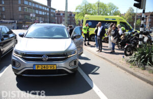 Fatbiker aangereden door auto na fietsen door rood Hobbemaplein Den Haag
