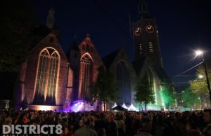 Drukte in Haags centrum vanwege koningsnacht Den Haag