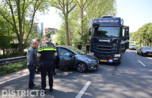 Gewonde na aanrijding tussen auto en vrachtwagen N470 Kruithuisweg Delft