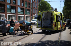 Overstekend kindje (9) aangereden door auto Dedemsvaartweg Den Haag