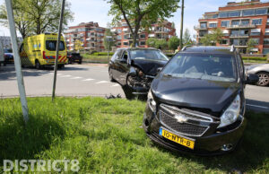 Gewonden na aanrijding tussen twee auto’s Westvlietweg Den Haag