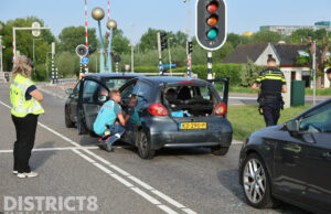 Aanrijding tussen drie voertuigen Zuidhoornseweg Den Hoorn