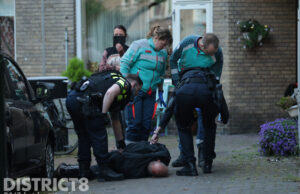 Hulpdiensten rukken uit voor melding schietpartij Notenplein Den Haag