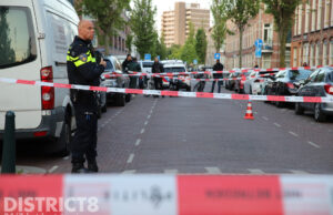 Straat afgezet na explosie bij woning Scheepersstraat Den Haag