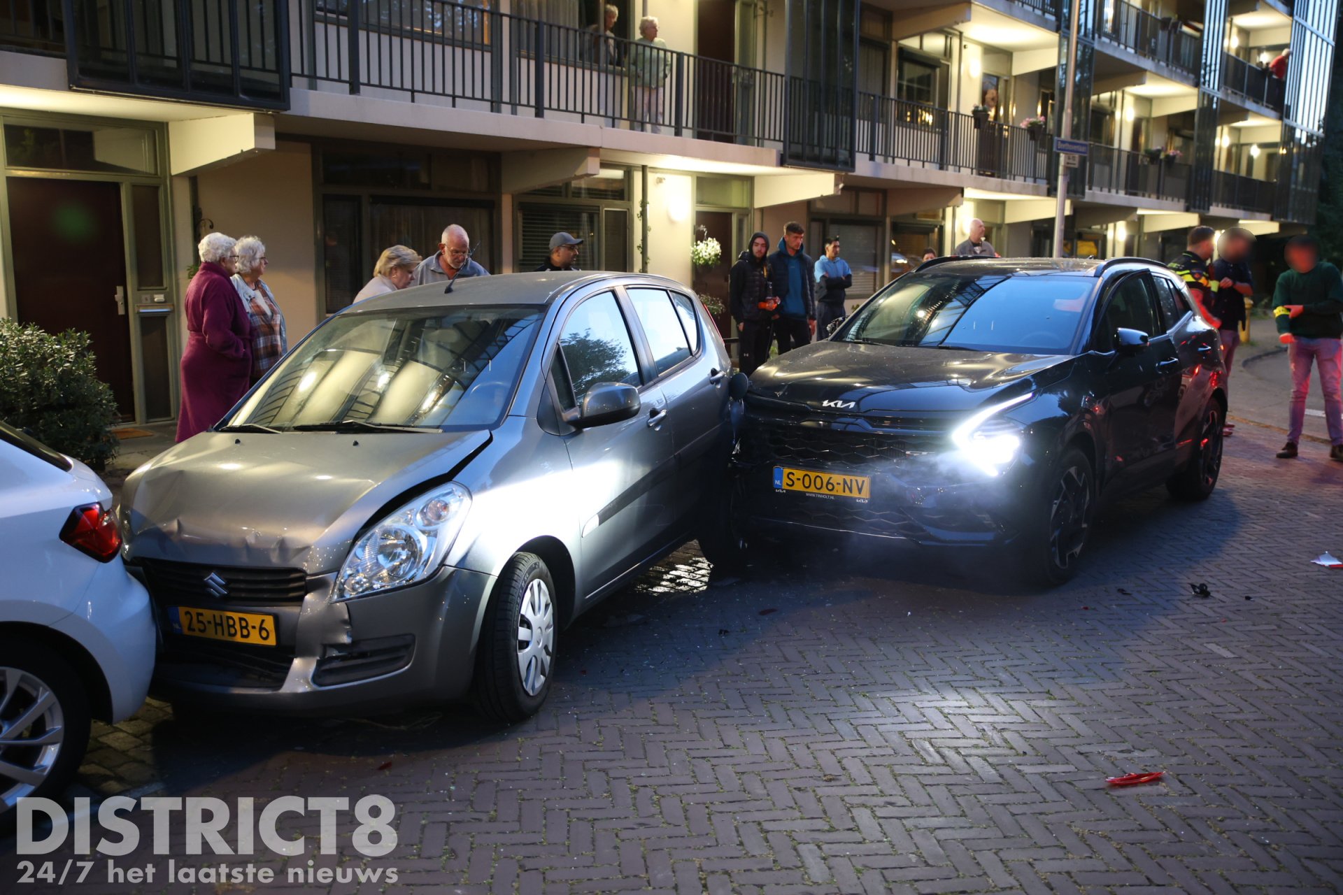 Twee mannen slaan op de vlucht na crash tijdens achtervolging Beethovenlaan Delft