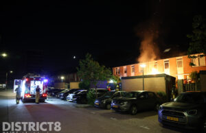 Flinke vlammen bij brand in tuin van woning Agatha van Leidenlaan Delft
