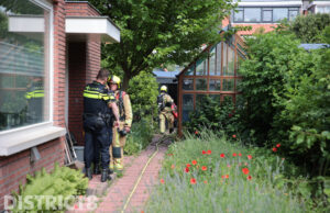 Brandweer rukt uit voor brand in tuinhuisje Kiplaan Den Haag