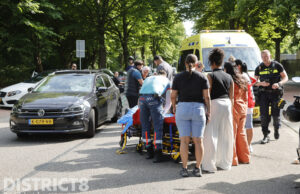 Fatbiker klapt met volle snelheid op auto Guntersteinweg Den Haag