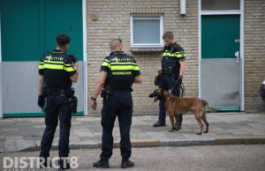 Flinke politiemacht na melding van woninginbraak Willem Dreespark Den Haag