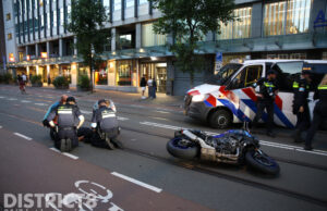 Motorrijder raakt gewond bij aanrijding met politiebus Jan Hendrikstraat Den Haag