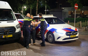 Man getaserd na aanvallen van hulpverleners bij melding steekpartij Van Zeggelenlaan Den Haag