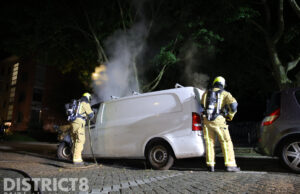 Geparkeerd busje in brand na harde knal Groenezijde Den Haag