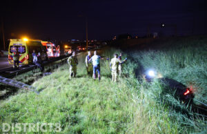 Auto te water na ongeval op snelweg A13 Den Haag