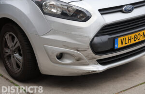 Scooterrijder gewond bij aanrijding met auto Hengelolaan Den Haag