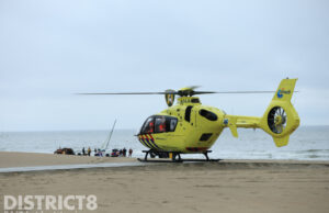 Tien kinderen op catamarans betrokken bij waterongeval, twee gewonden Strand Zuid Den Haag