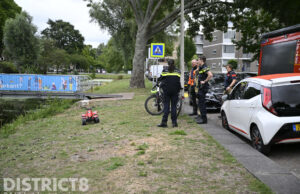 Speelgoedauto langs de waterkant zorgt voor brandweeruitruk De Gaarde Den Haag
