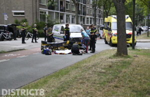 Voetganger ernstig gewond bij aanrijding Melis Stokelaan Den Haag