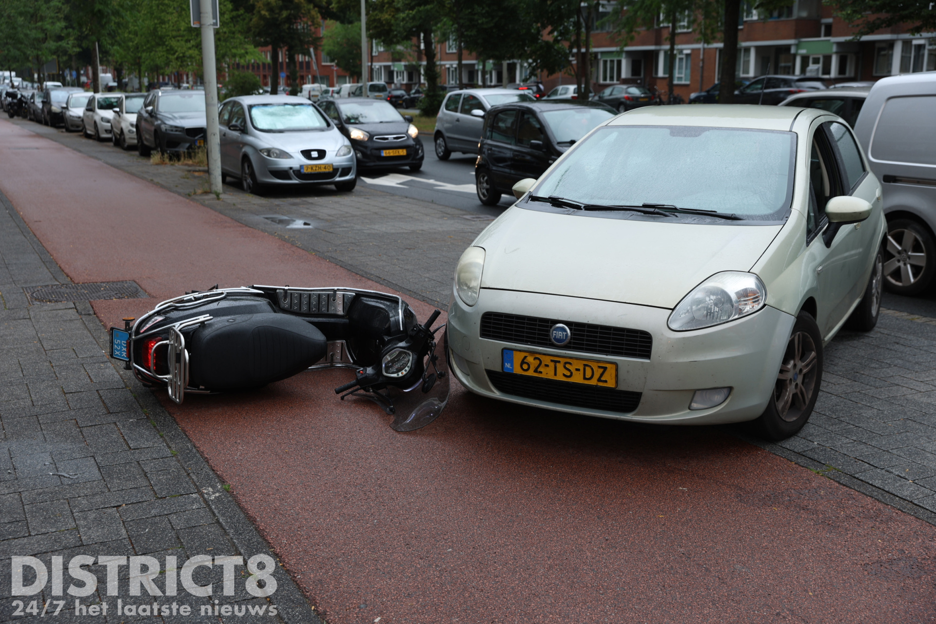 Moeder en dochtertje gewond bij aanrijding Veluweplein Den Haag