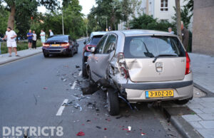 Vijf auto’s beschadigd bij flinke aanrijding Maartensdijklaan Den Haag