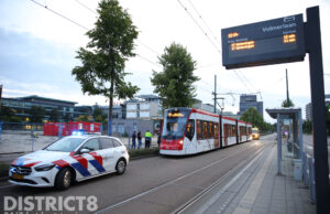 Fietser heeft engeltje op schouder bij aanrijding met tram Volmerlaan Rijswijk