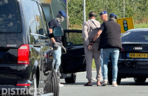 Man en vrouw aangehouden door DSI op oprit A13 Delft