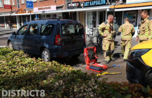 Aanrijding tussen twee voertuigen zorgt voor gaslekkage Dierenselaan Den Haag