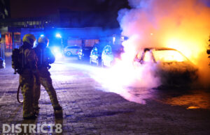Opnieuw geparkeerde auto in brand Troelstralaan Delft
