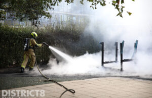 Speeltoestel op schoolplein in brand gevlogen Zweeloostraat Den Haag