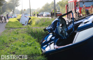Twee voertuigen raken te water na aanrijding, bestuurder aangehouden Oudeweg Nootdorp