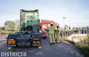 Fietser bekneld onder vrachtwagen bij ongeval Kasteelweg De Lier