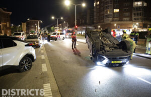 Bestuurder gevlucht nadat auto over de kop vliegt Zwolsestraat Den Haag