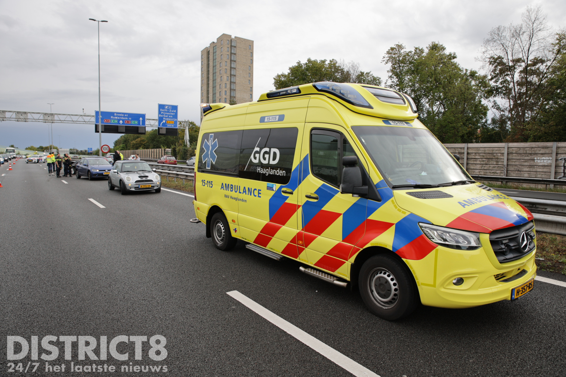 Bestuurder slaat op de vlucht na ongeval A13 Delft