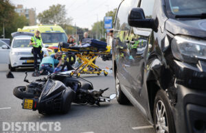 Scooterrijder gewond bij aanrijding op kruispunt Brasserskade Delft