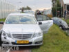 Auto belandt in sloot na aanrijding Meloenlaan ’s-Gravenzande